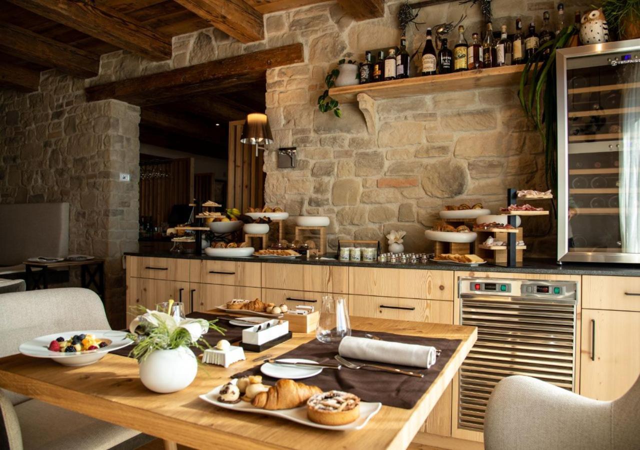 ホテル Aura Relais ウルビーノ エクステリア 写真