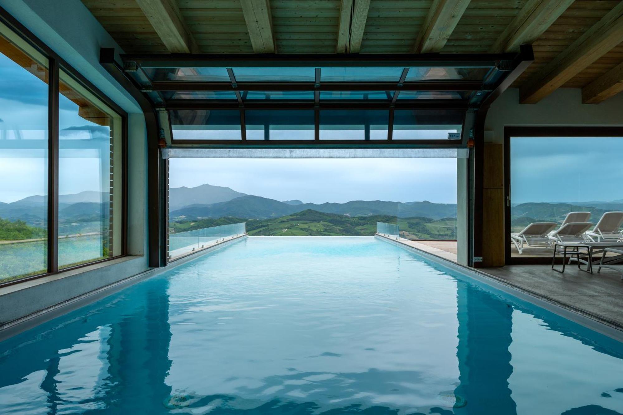 ホテル Aura Relais ウルビーノ エクステリア 写真