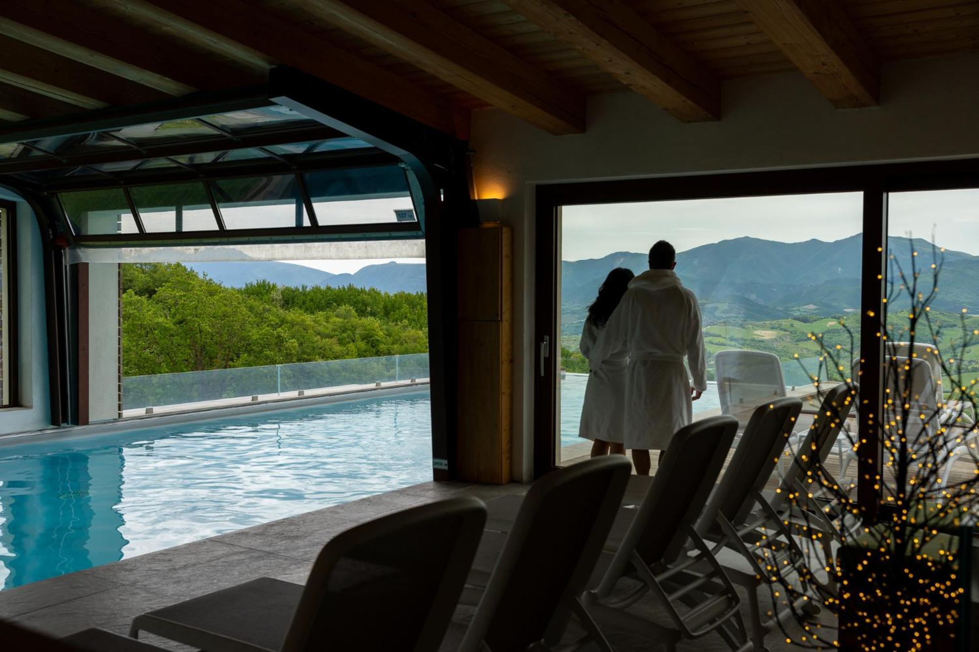 ホテル Aura Relais ウルビーノ エクステリア 写真