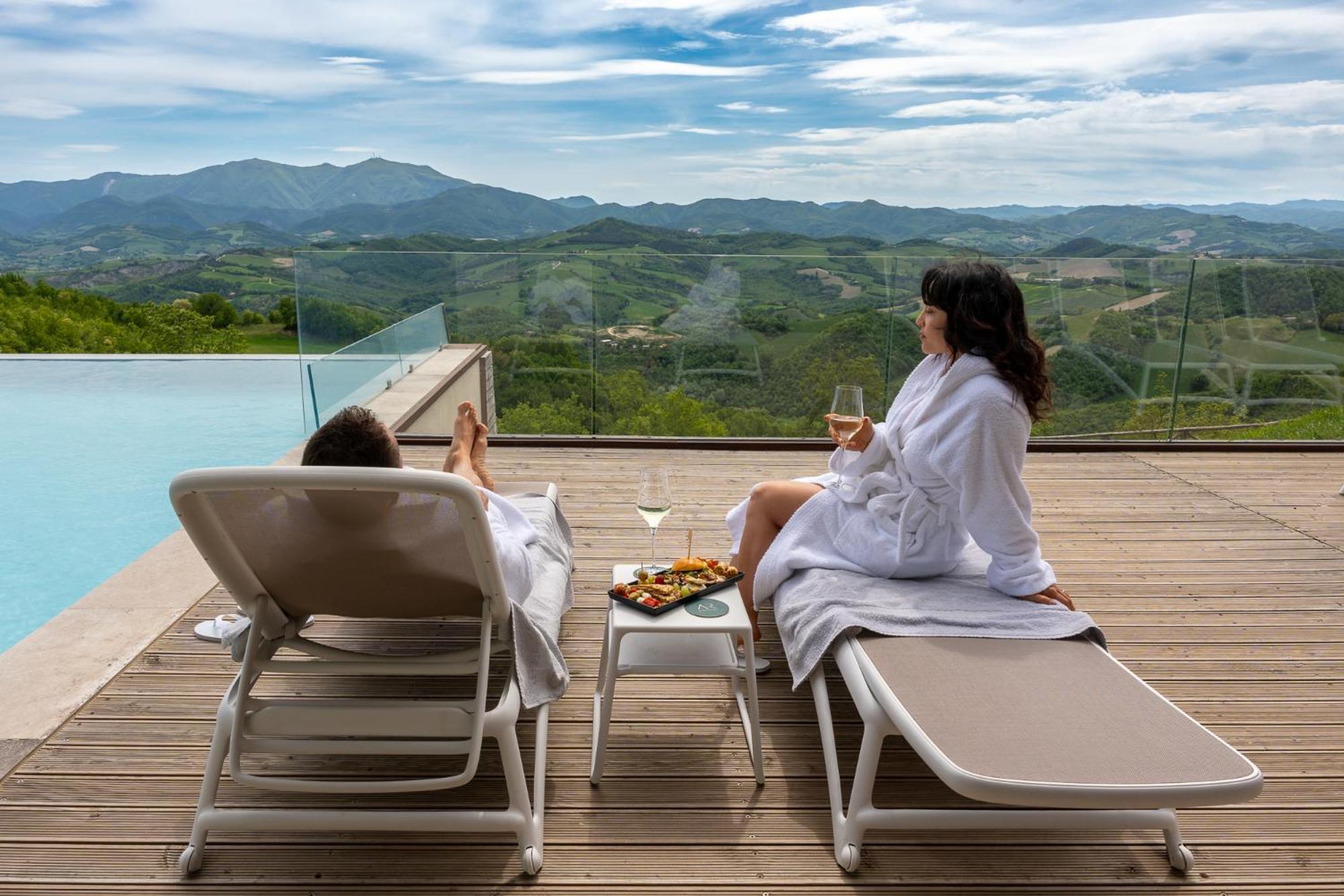 ホテル Aura Relais ウルビーノ エクステリア 写真